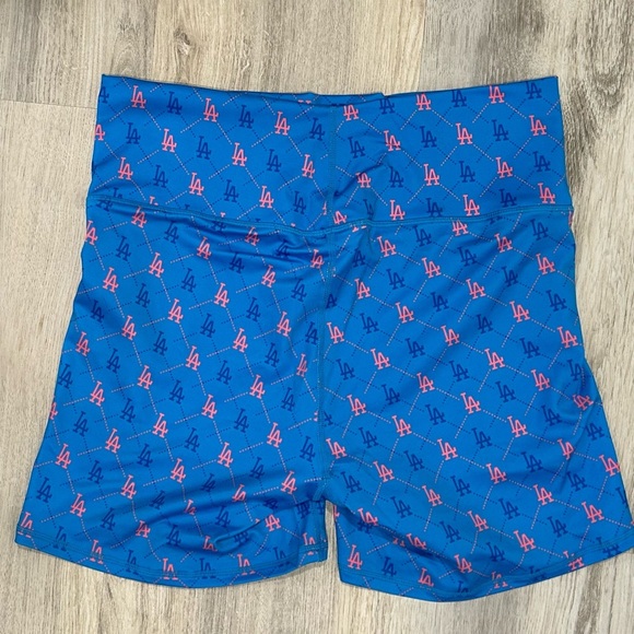 NWT Terez MLB Los Angeles Dodgers TLC Printed High-Waisted Bike Shorts Size XL - Picture 7 of 9